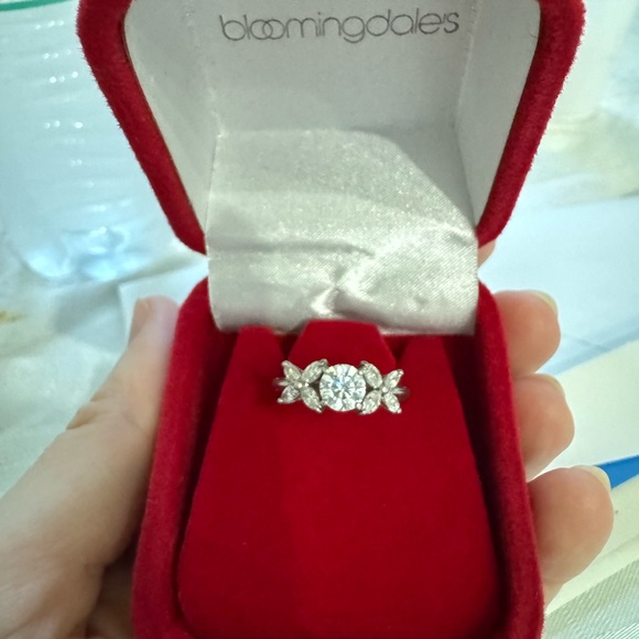 Vintage Tiffany & Co. Victoria Diamond Ring - Picture 3 of 7